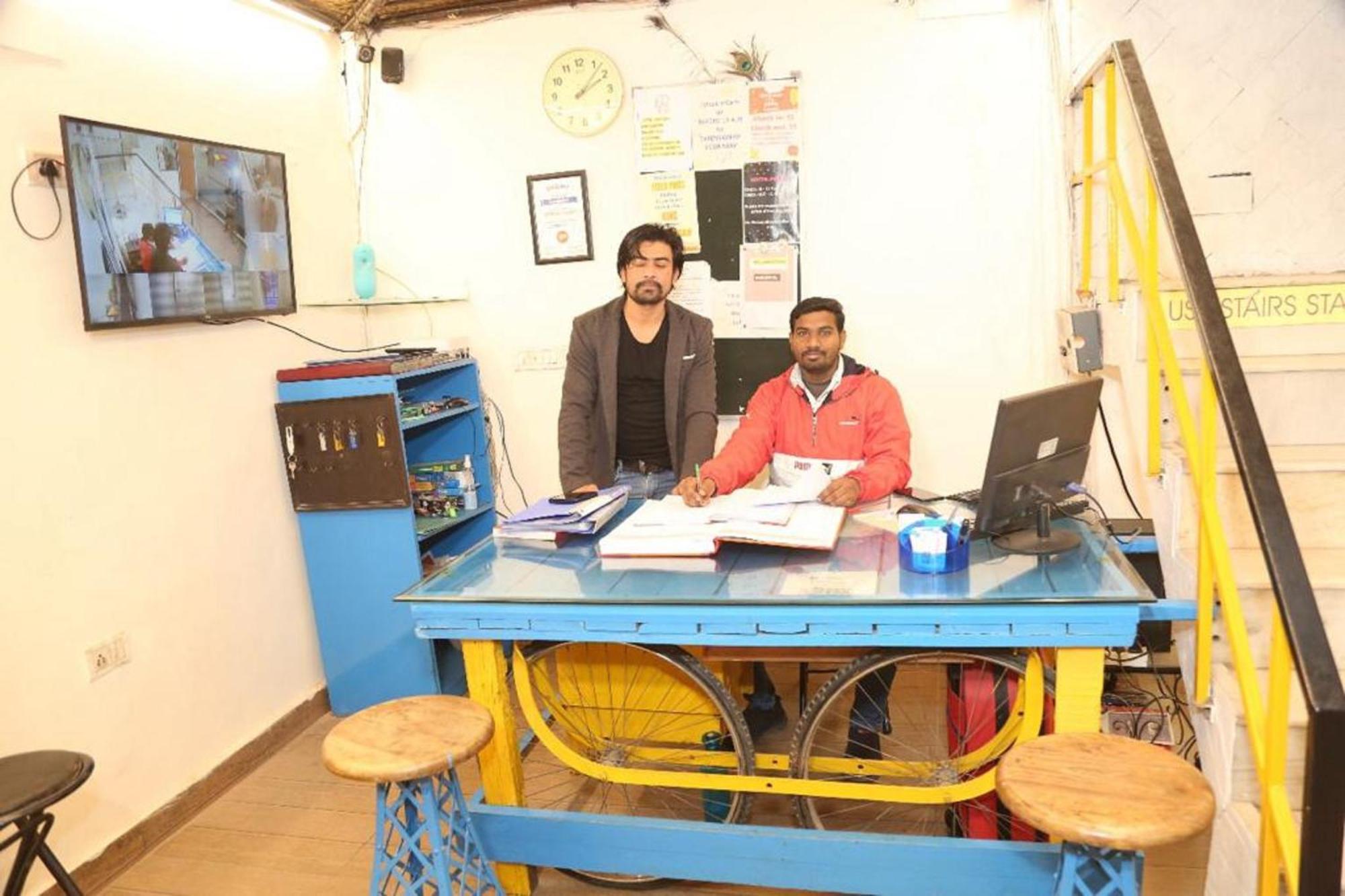 Bunk Hostel Delhi Best Backpacking Accommodation New Delhi Ngoại thất bức ảnh